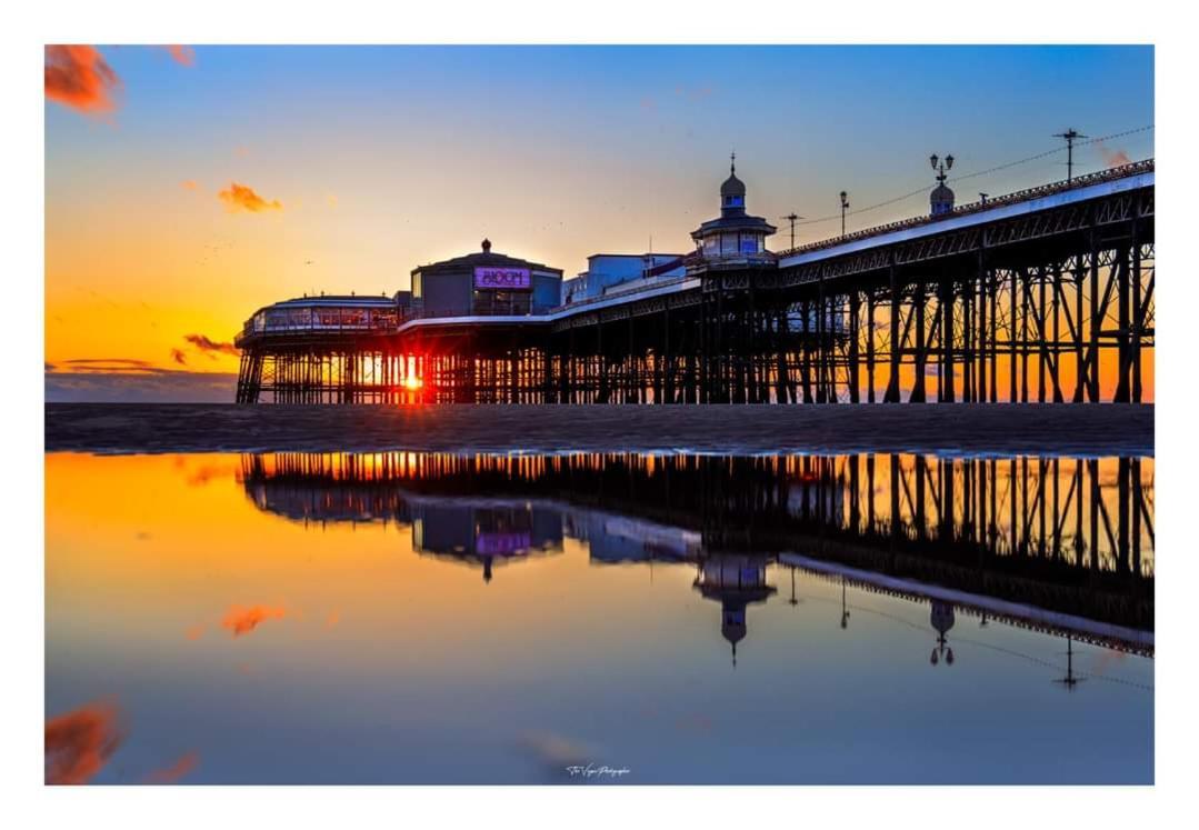 The Rhyl Bed & Breakfast Blackpool Exterior photo